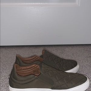 Army green Steve Madden shoes !